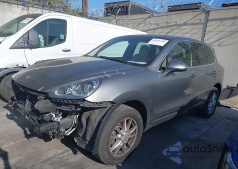 2016 Porsche Cayenne z USA, uszkodzony, nr VIN WP1AA2A21GKA15990